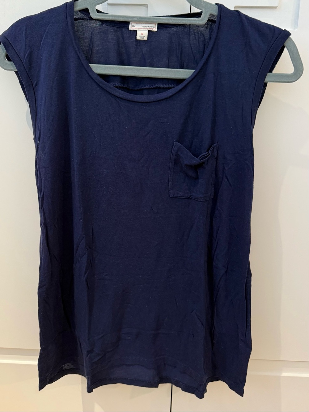 Gap Women's Navy Scoop Neck Pocket Tank Top